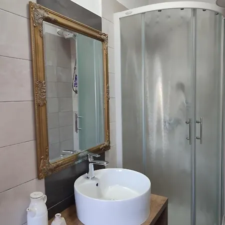 Botanica Apartment *