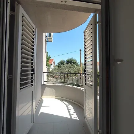 Botanica Apartment *